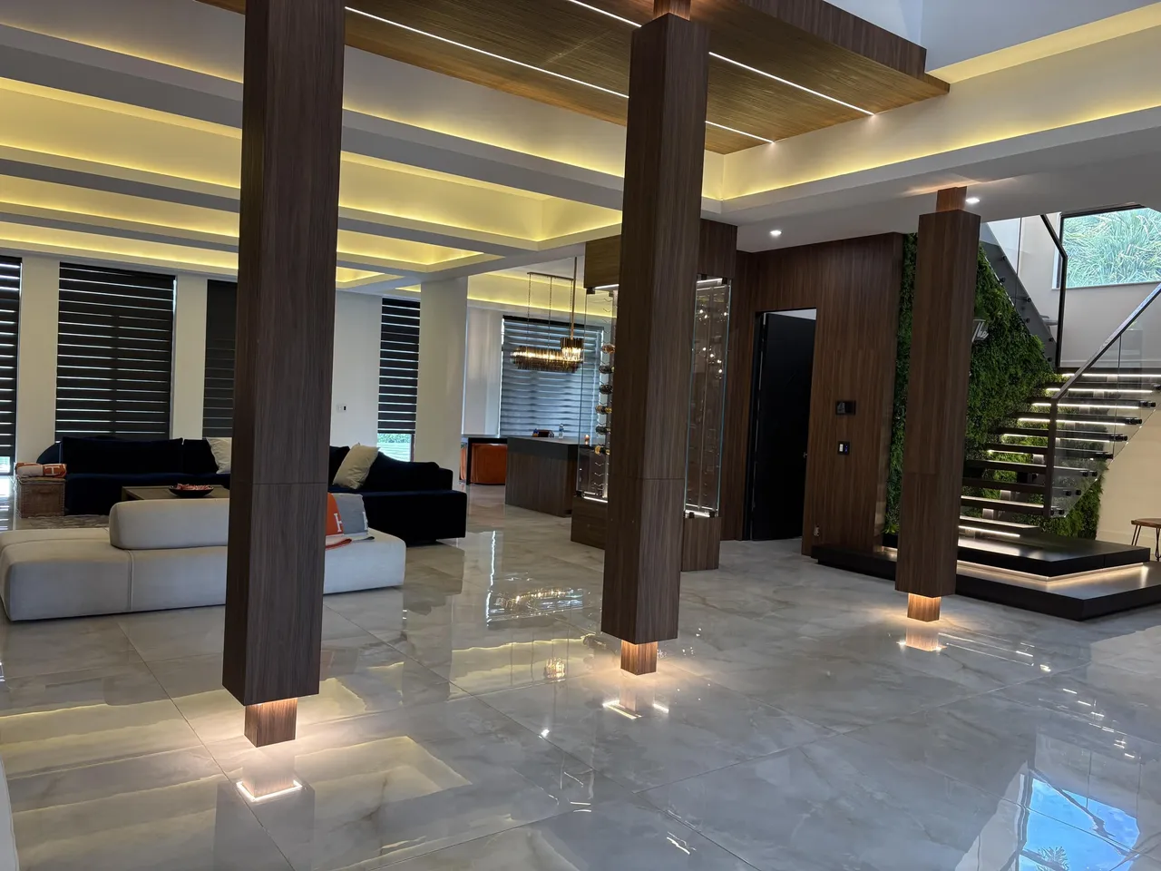 Luxury home foyer cleaned by iClean