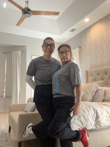 iClean professionals in bedroom